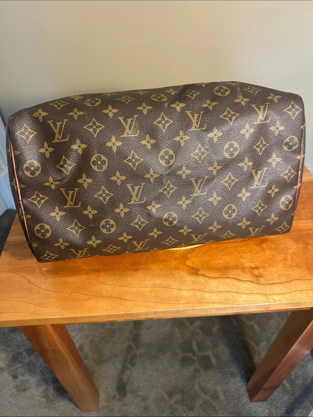 Authentic Louis Vuitton Monogram Speedy 30.